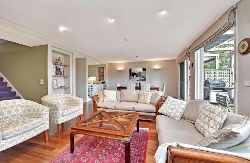 Pokolbin Villa | Villa 3br Gruner Veltliner located within Cypress Lakes Resort