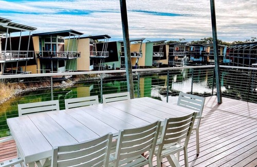 Normanville Villa | Villa #95 South Shores ~ Fun, easy, full of life