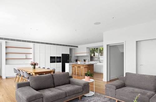 Clontarf House | Villa Clontarf, Minutes to Manly