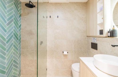Nelson Bay Apartment | Villa Ellisa, 3- 10 Columbia Close - Wi-Fi parking and close to waterfront