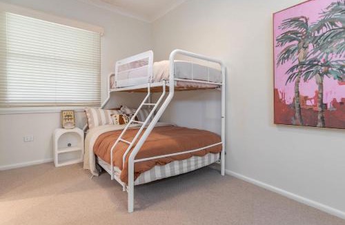 Forster Villa | Villa Lola Lakefront Comfort