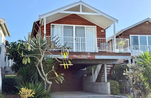 Caves Beach Villa | Villa Oceania at Caves Beach Villas