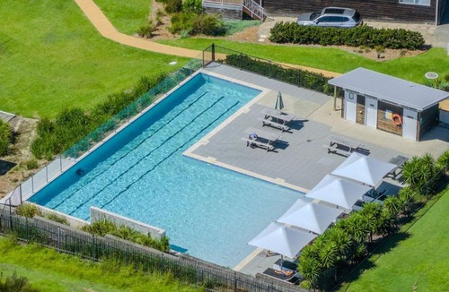 Caves Beach Villa | Villa Oceania at Caves Beach Villas