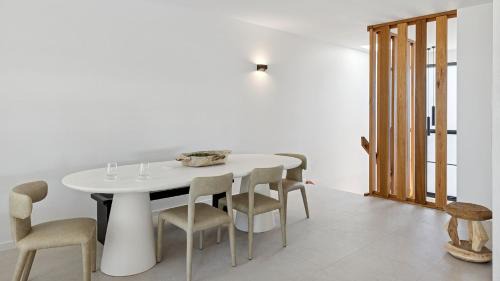 Yamba Apartment | Villa Verda 2 - Luxury Coastal Escape with Private Pool - Holiday Yamba
