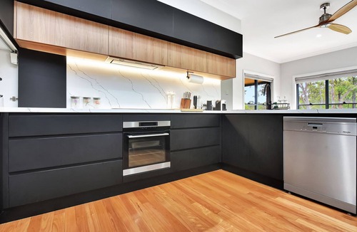 North Rothbury House | Vine & Valley Retreat