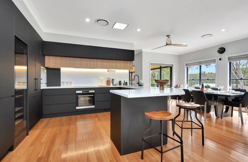 North Rothbury House | Vine & Valley Retreat