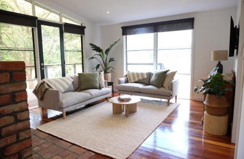Wallington House | Vineyard Cottage at Oakdene
