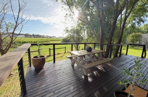 Wallington House | Vineyard Cottage at Oakdene