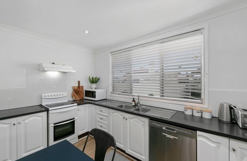 Cessnock House | Vino Cottage – Cozy & Charming Retreat