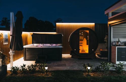 Bletchington House | Vinosa - Serene High-End Retreat