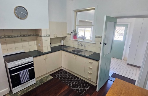 Port Lincoln Cottage | Vintage Coastal Cottage