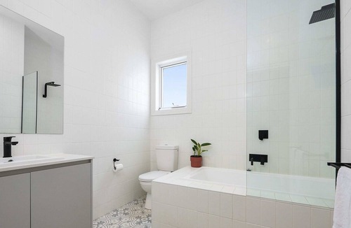Brunswick North House | Vintage Cottage in Davies St