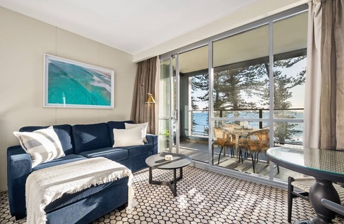 Manly Apartment | Wake to Waves - Beachfront Ocean Views