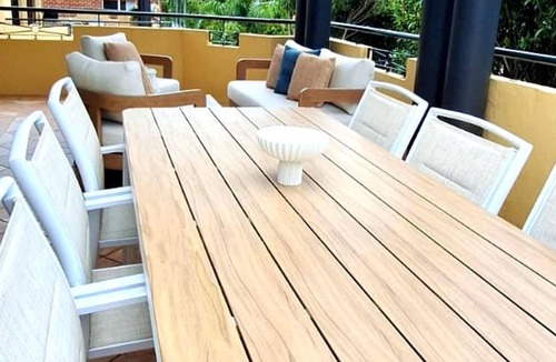 Toowoon Bay House | Walk to Beach - Boutique Beachside Townhouse