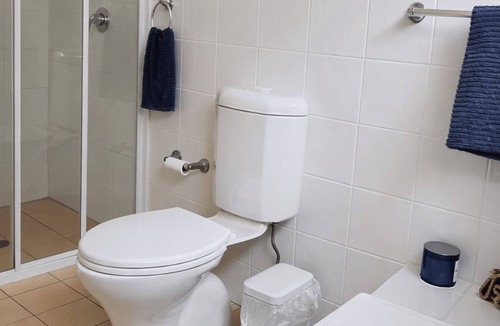 Toowoon Bay House | Walk to Beach - Boutique Beachside Townhouse