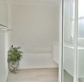 South Launceston House | Walk To City & Hospital