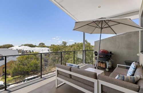 Mandurah House | Walk to the Mandurah Foreshore & Marina
