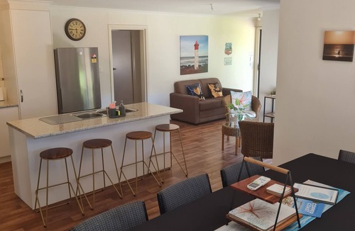 Moonta Bay House | Walk to the Stunning Simms Cove Beach – Just Minutes Away