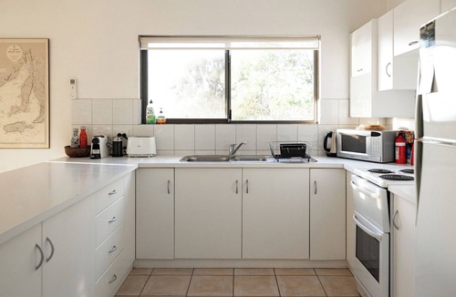 Dudley West House | Wallaby Beach House | 15% Off Weekly!