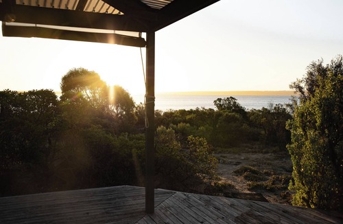 Dudley West House | Wallaby Beach House | 15% Off Weekly!