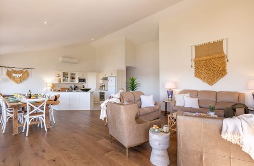 Salamander Bay House | Wanda Up, 80 Randall Dr - spectacular views, aircon and Wi-Fi