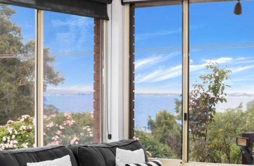 Wangi Wangi House | Wangi Waters and Views