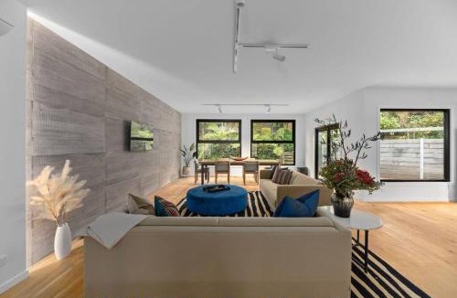 Warburton House | Warburton Stays Deluxe Oasis