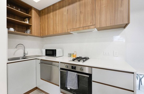 Marrickville Apartment | Warm Marrickville Studio | 10 Min Walk to Train