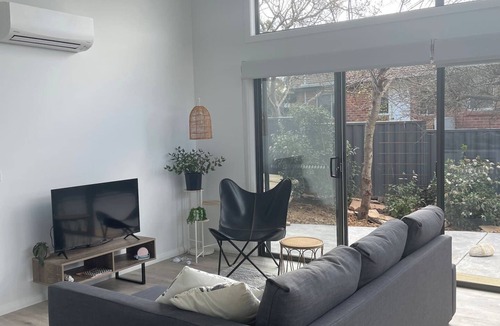 Page Apartment | WARM Sunlit Sustainable north facing Studio