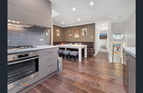 Thredbo Apartment | Warm Thredbo Chalet with Garage & Easy Ski Access