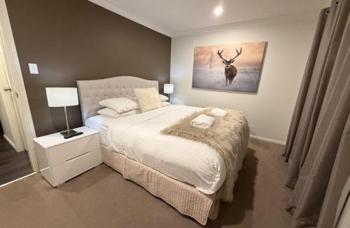 Thredbo Apartment | Warm Thredbo Chalet with Garage & Easy Ski Access