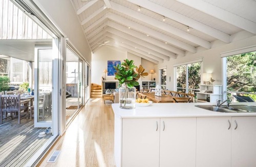 Blairgowrie House | Warrawee - Quintessential Beach Retreat*