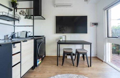 Chatswood West House | Warrina Nook - A Cosy Bushland Escape for Two