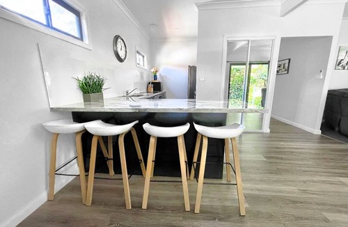 Port Macquarie Apartment | Watch the Whales - 5 mins to Headland