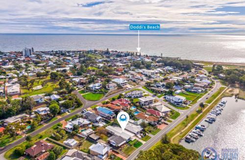 Halls Head House | Water Lovers Haven in Mandurah