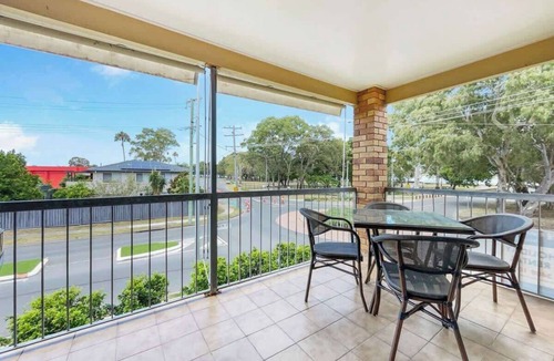 Bellara Apartment | Waterfront 2 Bedroom Apartment with Passage Views