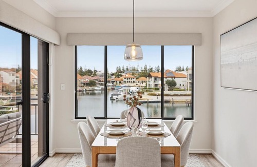 Wannanup House | Waterfront 3BR Retreat Private Jetty Views