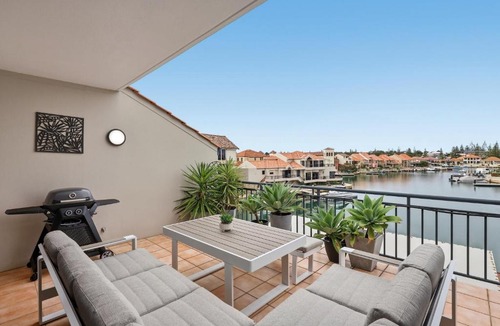 Wannanup House | Waterfront 3BR Retreat Private Jetty Views
