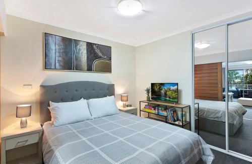 The Entrance Apartment | Waterfront Apartment 114