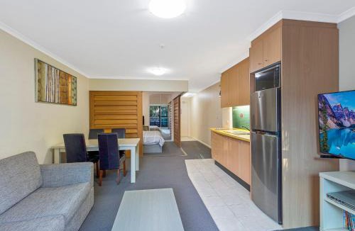 The Entrance Apartment | Waterfront Apartment 114