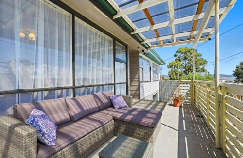 Midway Point House | Waterfront Charm, Cozy 3BR Retreat