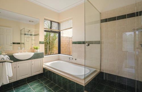 Halls Head House | Waterfront Home with Canal Views in Halls Head
