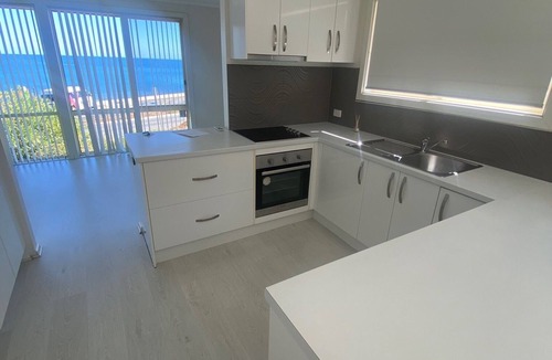 Hallett Cove House | Waterfront house at Hallet Cove