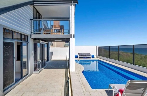 Halls Head House | Waterfront Oasis! with Private Pool