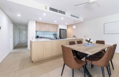 Darwin City Centre Apartment | Waterfront Palms Suite: 3 Bedroom apartment in convenient central location