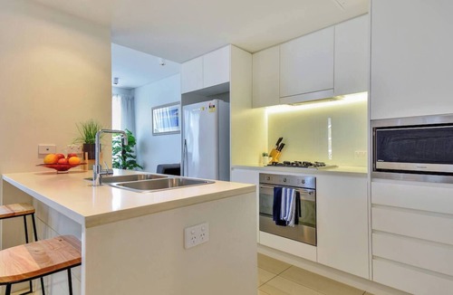 Darwin City Centre Apartment | Waterfront Pearl Suite: 2 Bed Luxury Apt by Tropical BNB