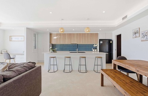 Point Clare House | Waterfront | Pool, Jetty | Sleeps 7