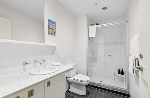 Geelong Apartment | Waterfront Premium Apartment in central Geelong