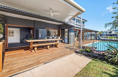 Mooloolaba House | Waterfront Retreat in the heart of Mooloolaba