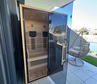 North Coogee House | Waterfront Retreat- North Coogee - Luxury, Beachfront, family friendly, Sauna, close to Fremantle & Rottnest Island Ferry